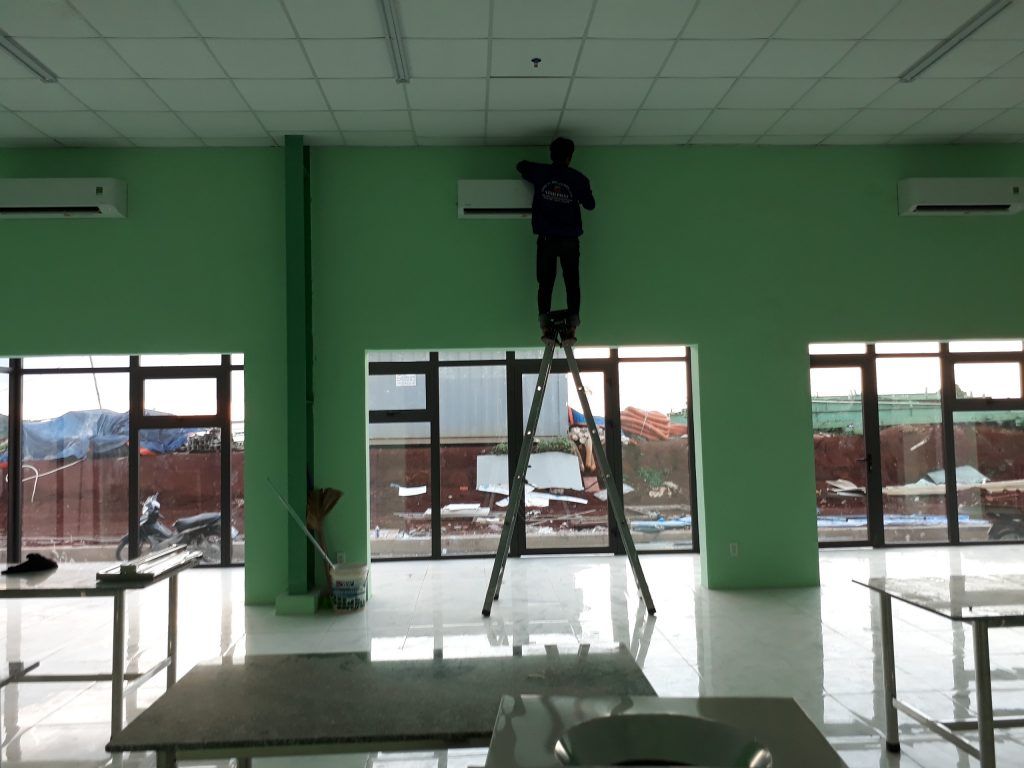 Lắp đặt máy lạnh