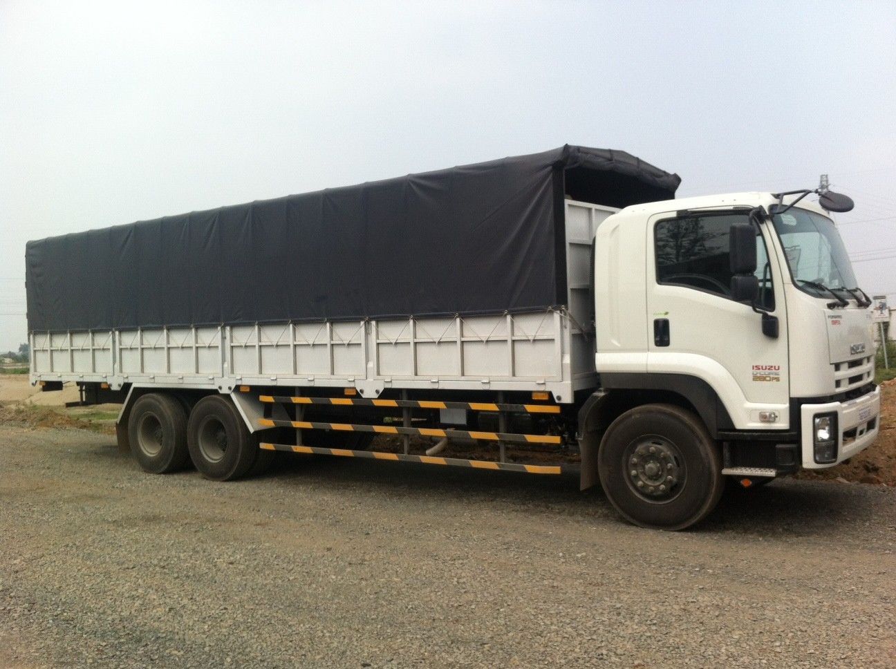 Xe tải  vận chuyển hàng hóa 