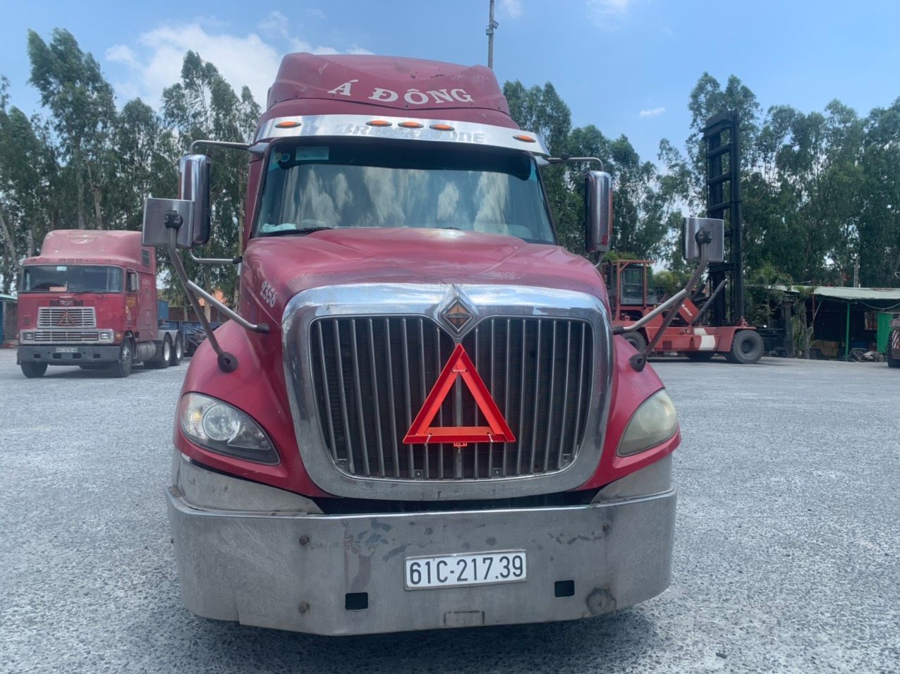 Xe container