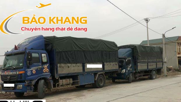 Xe tải chuyển hàng hóa