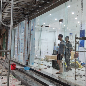 Xây dựng showroom thời trang nam