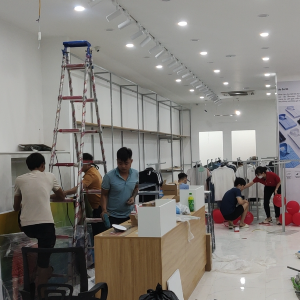 Xây dựng showroom thời trang nam