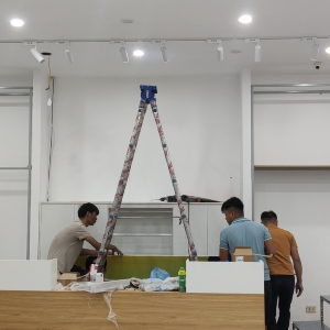 Xây dựng showroom thời trang nam