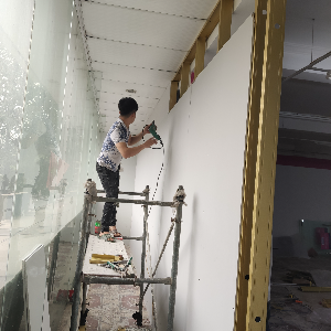 Xây dựng showroom thời trang nam