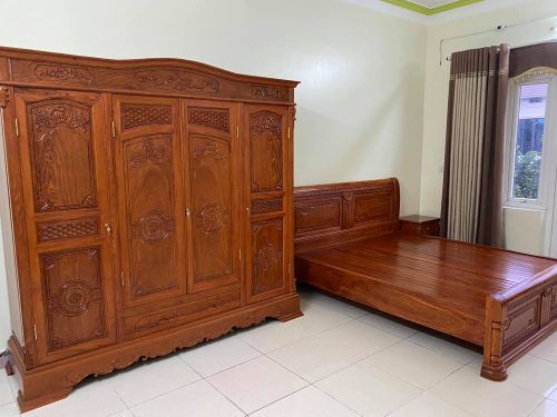 Tủ áo 4 cánh gỗ hương đá tại Bình Dương
