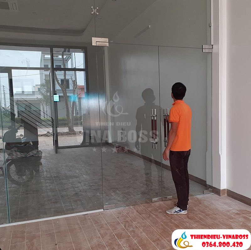 Cửa kính cường lực