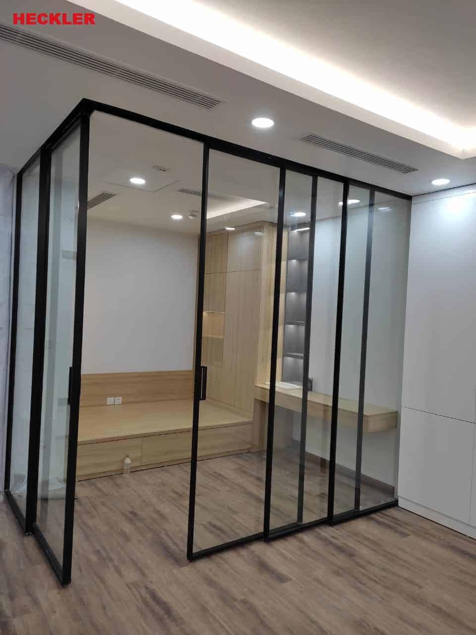 Cửa trượt vuông góc Heckler