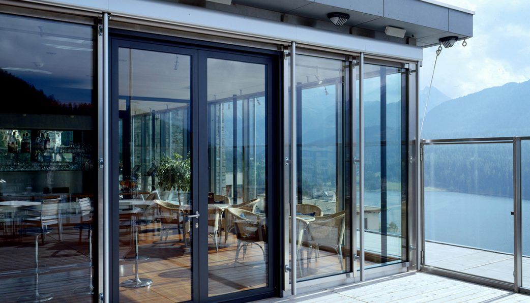 Lắp đặt cửa nhôm kính