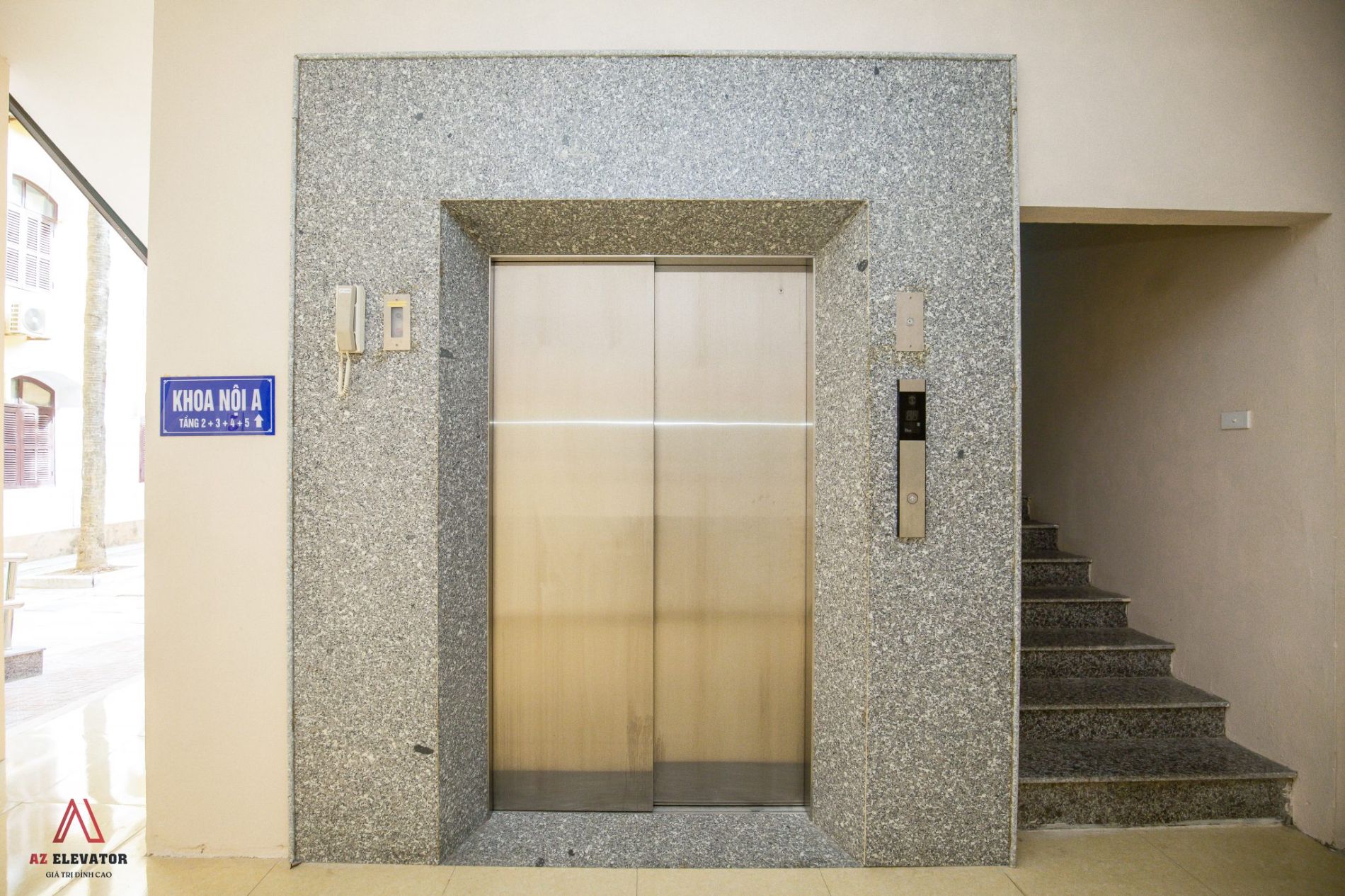 THANG MÁY BỆNH VIỆN
