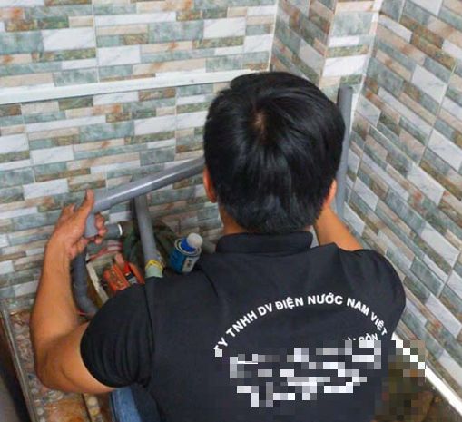 Sửa chữa đường nước