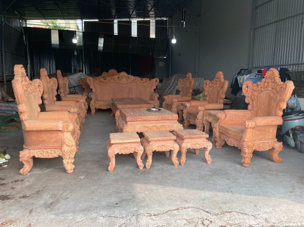 Bộ Bàn Ghế Hoàng Gia Hoa Hồng Nguyên Khối Gỗ Hương Đá