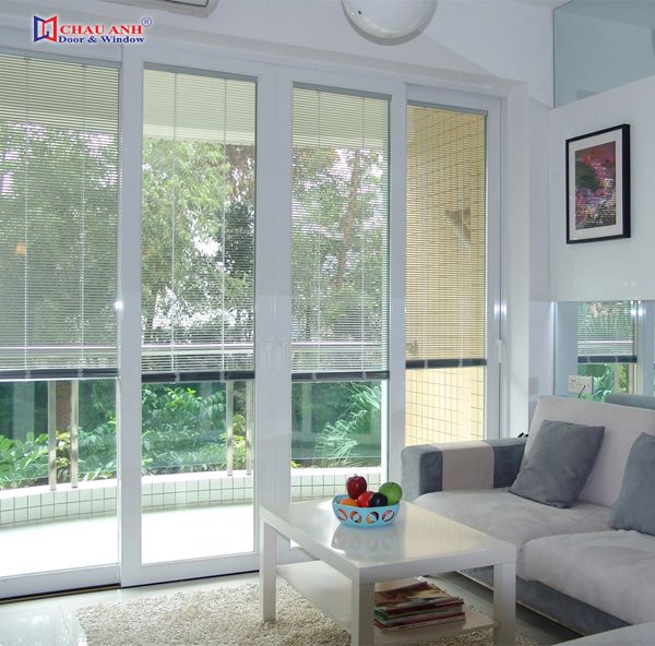 Cửa nhựa lõi thép kính cường lực 810mm