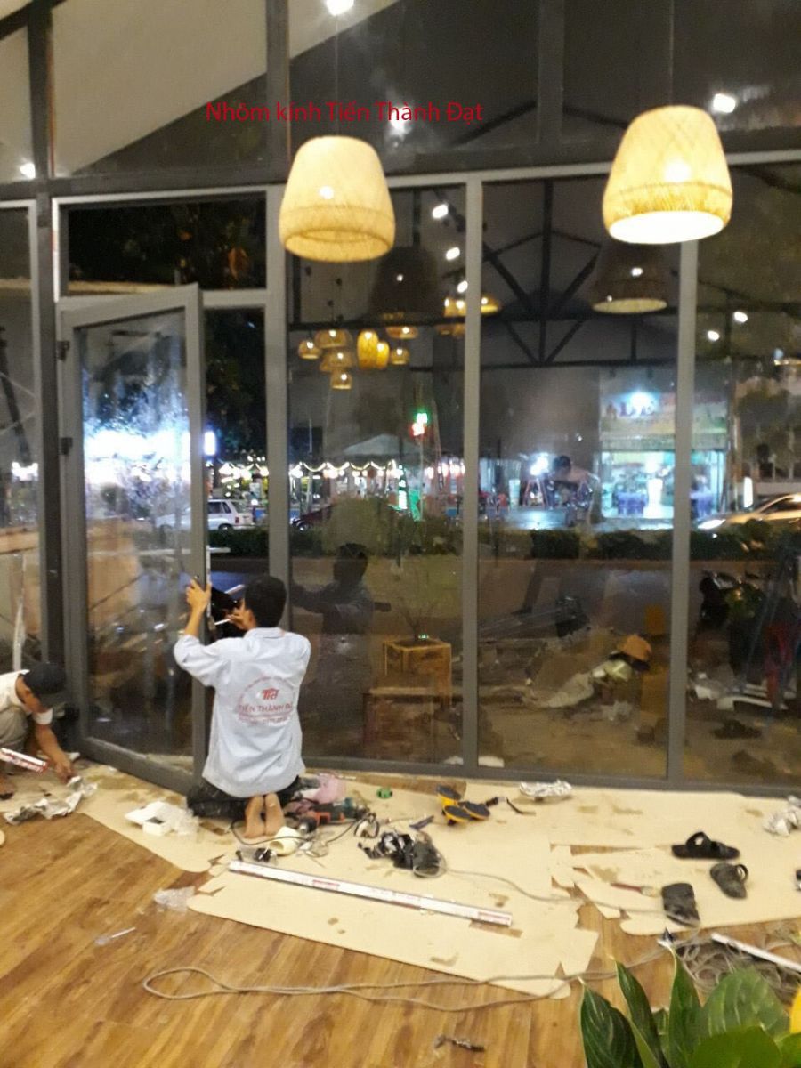 Thi công lắp đặt cửa nhôm 