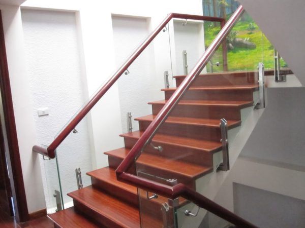 Lan can câu thang kinh cương lực