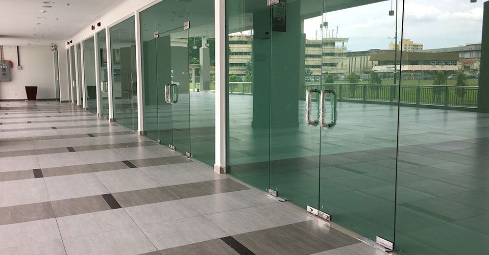 CỬA ĐI BẢN LỀ SÀN 2 CÁNH