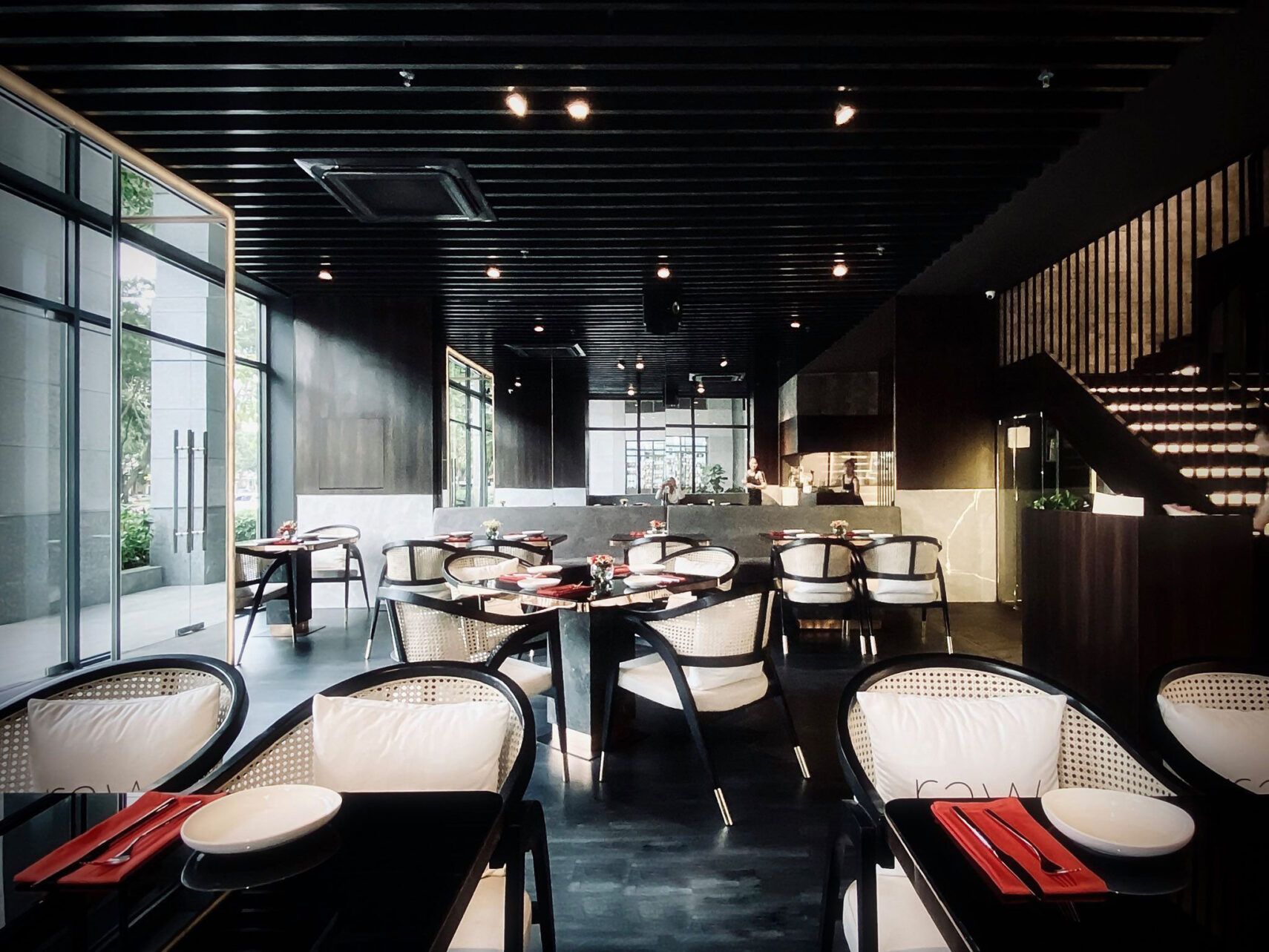 Raw Restaurant  Không gian tinh tế dành cho những vị khách sành điệu