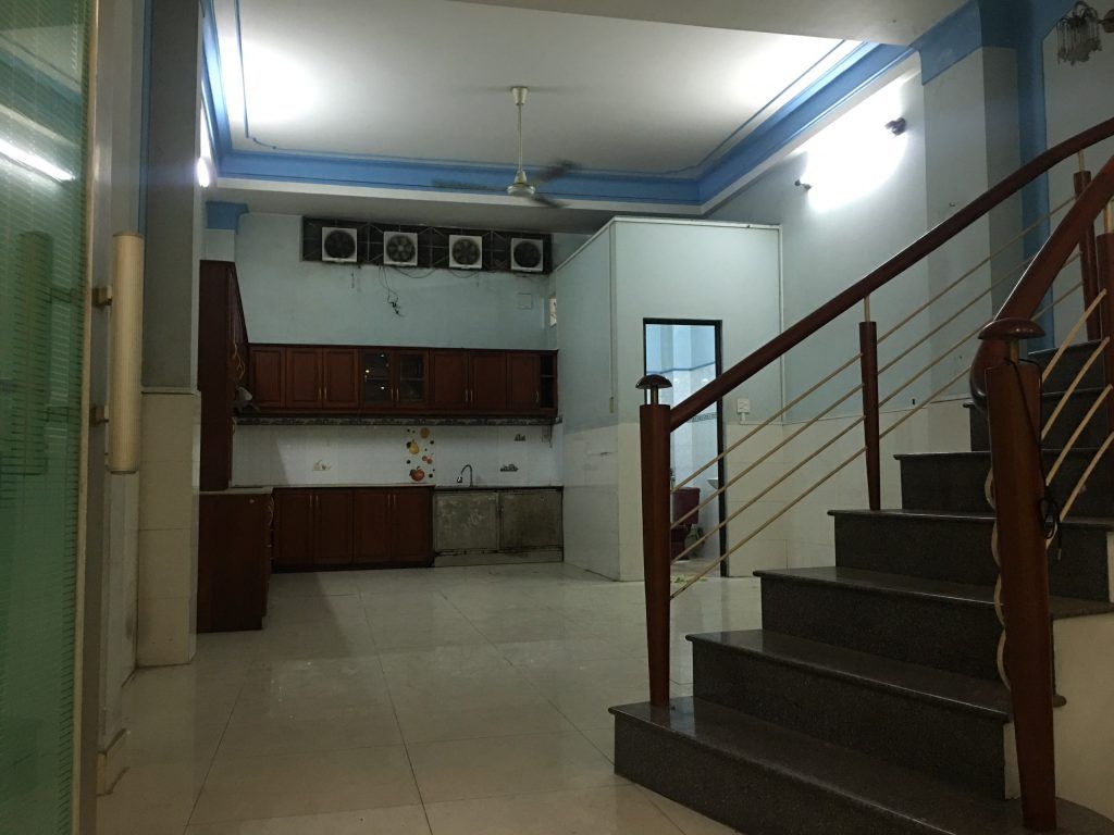 Showroom DilyLyno  Cuộc chạy đua với thời gian