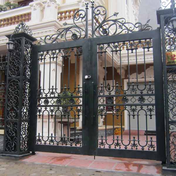 Cửa sắt giá rẻ