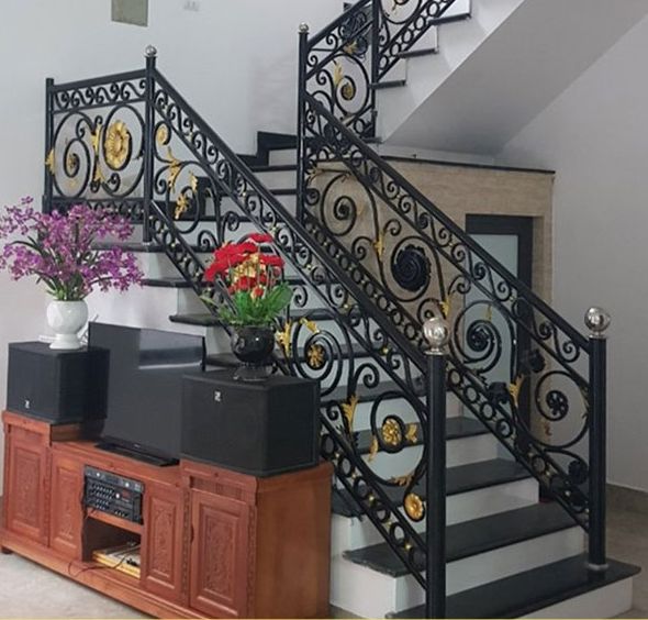 Cầu thang sắt 