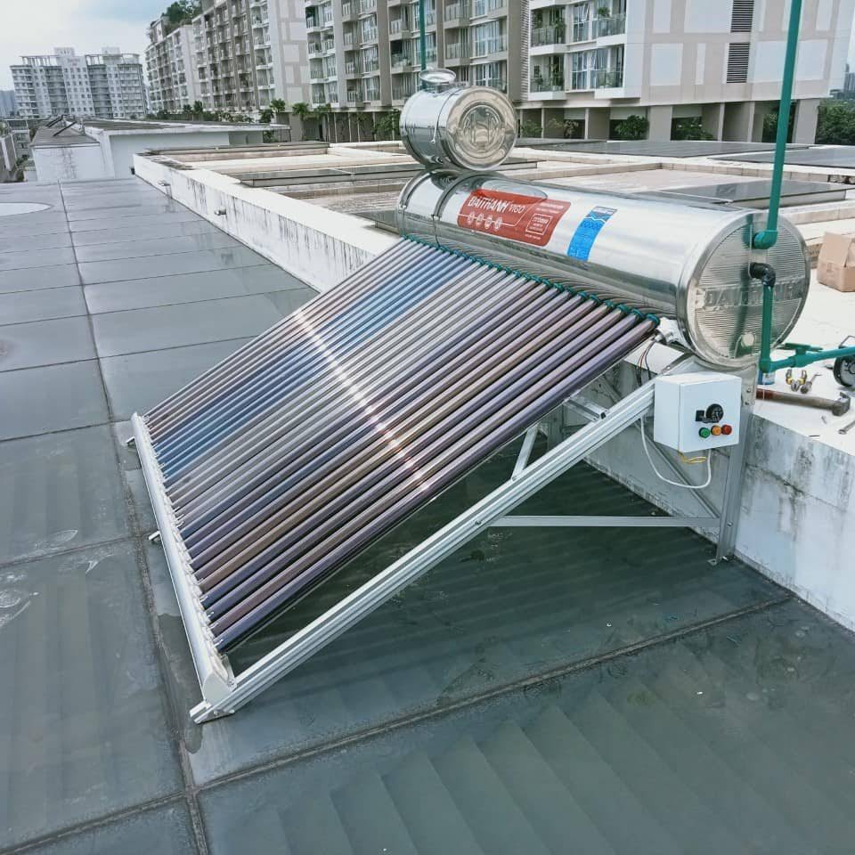Thi công máy nước nóng năng lượng mặt trời 