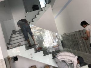 Cầu thang kính cường lực