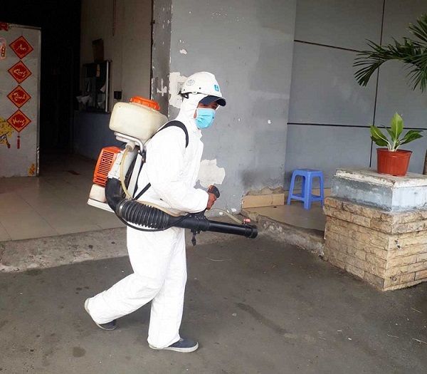 Phun diệt côn trùng