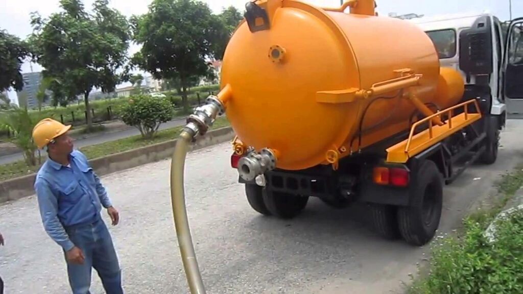 Hút hầm cầu vệ sinh