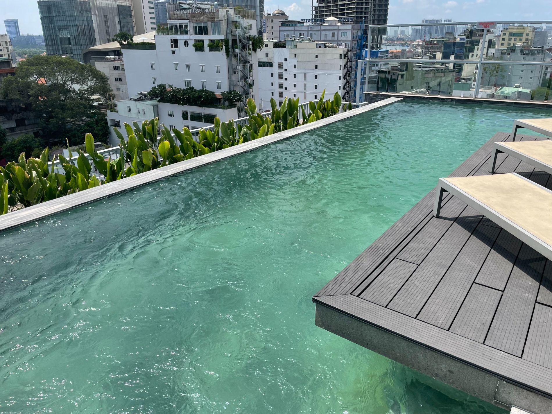 Cải tạo Bảo trì nước hồ bơi MVillage Tôn Thất Đạm