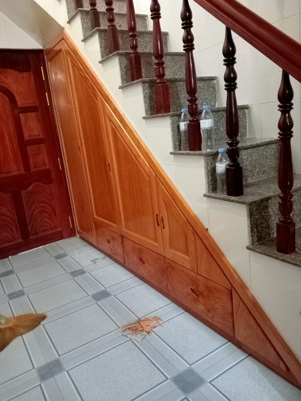 Thiết kế tủ dưới cầu thang 