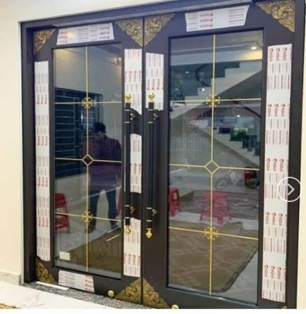 Cửa thủy lực khung nhôm cao cấp
