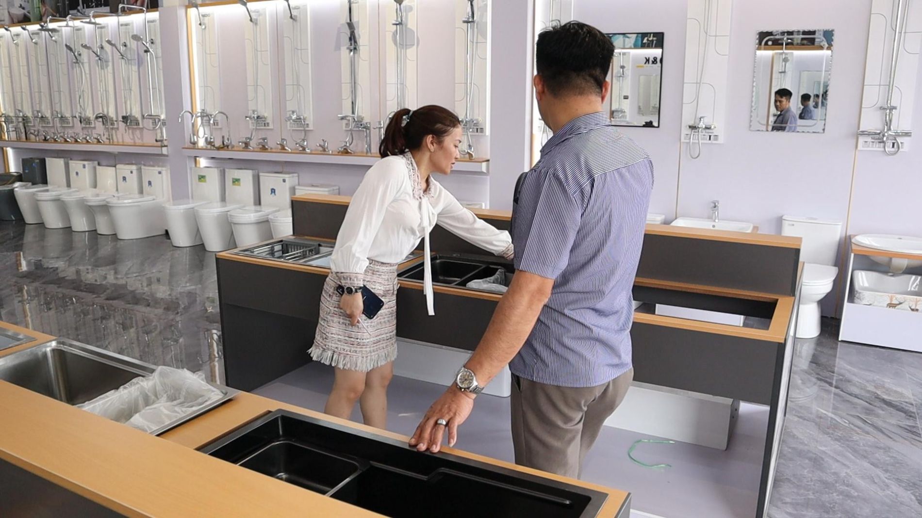 Thiết bị vệ sinh nhà tắm