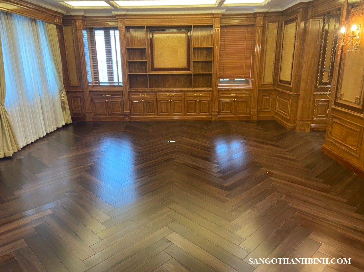 Phân Phối Và Thi Công Sàn Gỗ Tự Nhiên Walnut óc chó) 