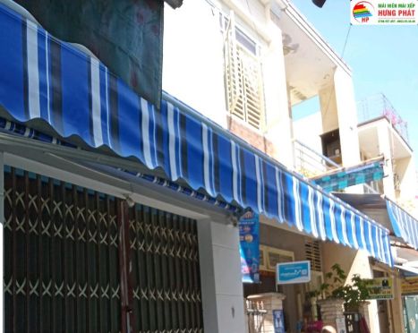 Mái hiên di động tay quay nhà trong hẻm