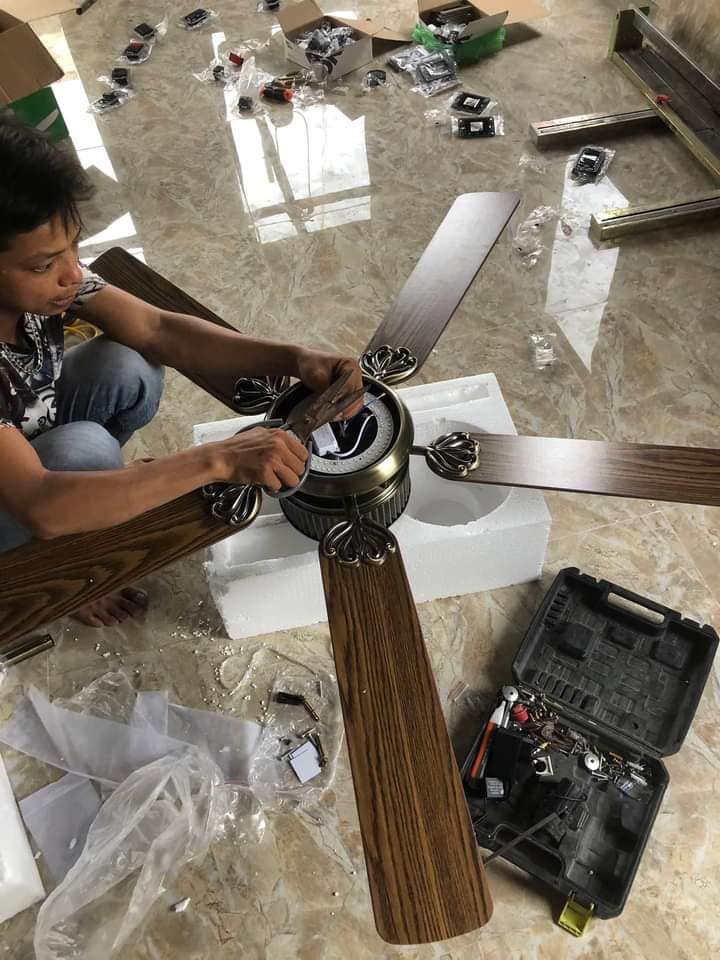 lắp đặt cánh quạt 