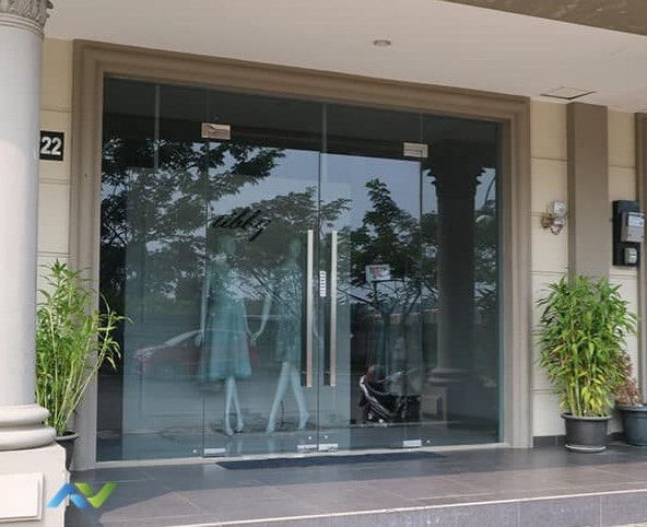 Cửa kính thủy lực