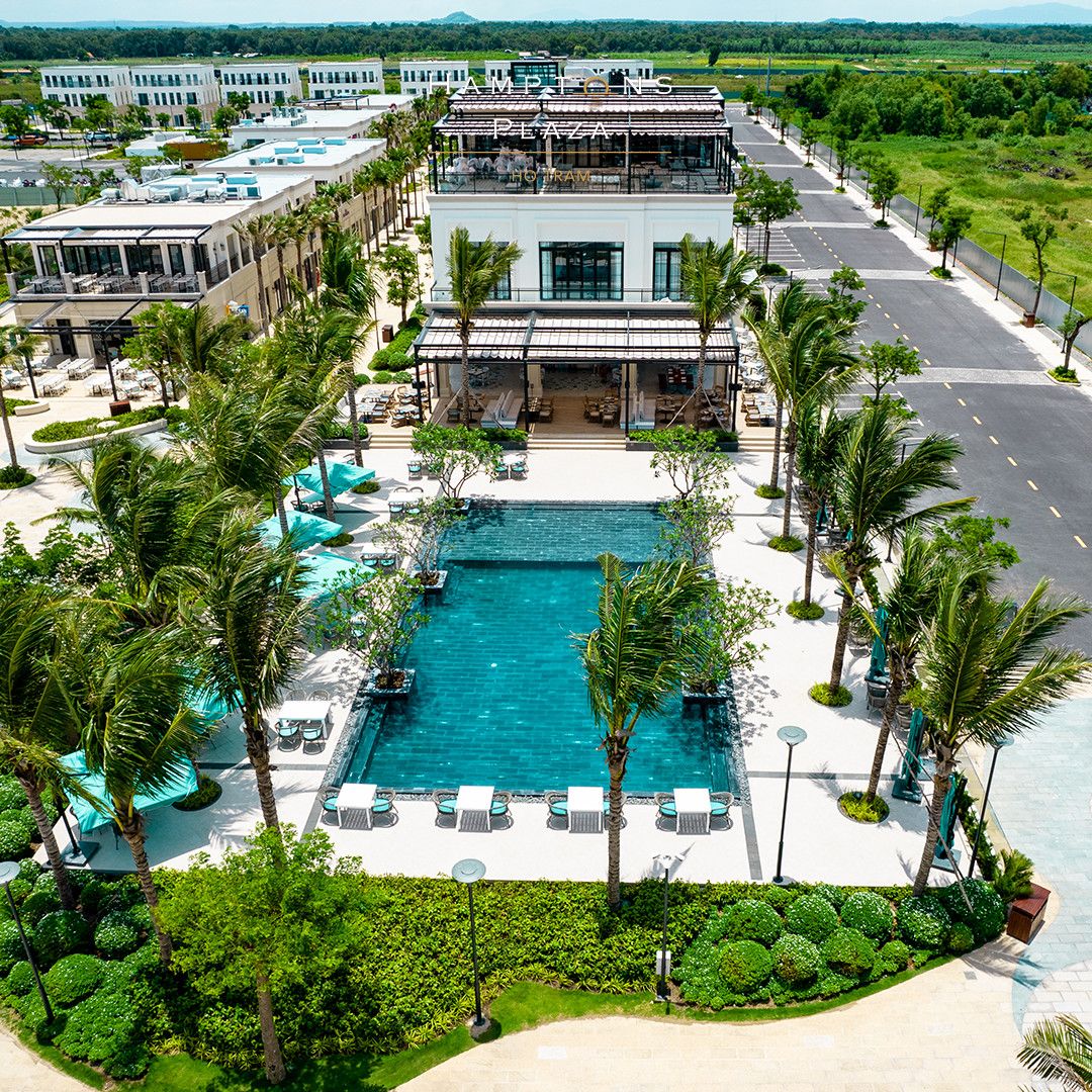 Khu vực nhà hàng biển The Hamptons Plaza Hồ Tràm 