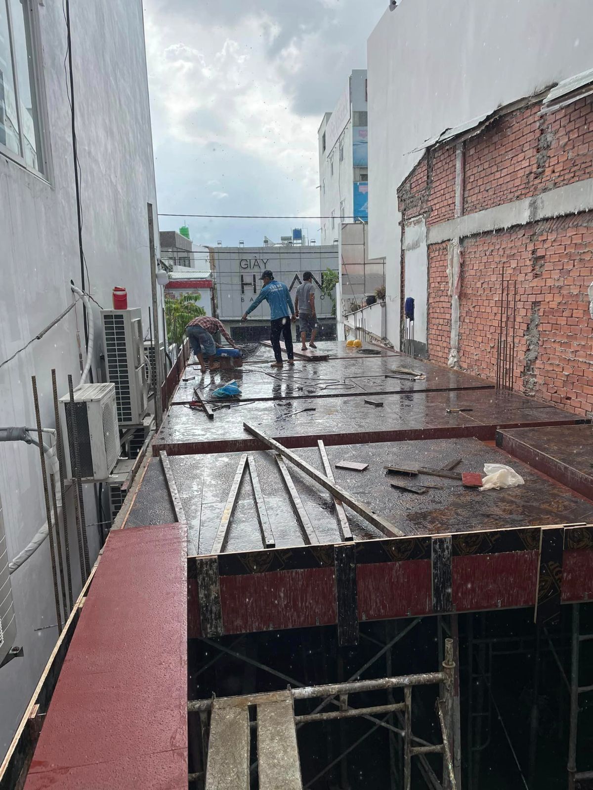 Thi công hệ thống điện nước