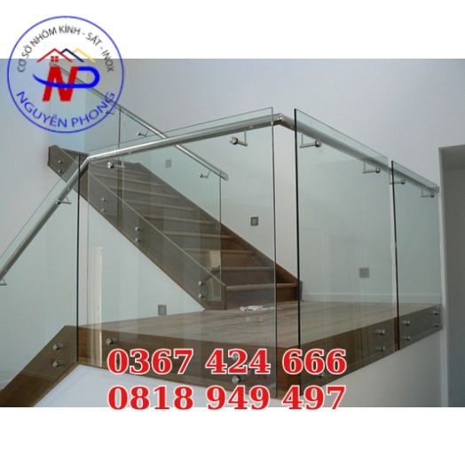 Cầu thang kính cường lực