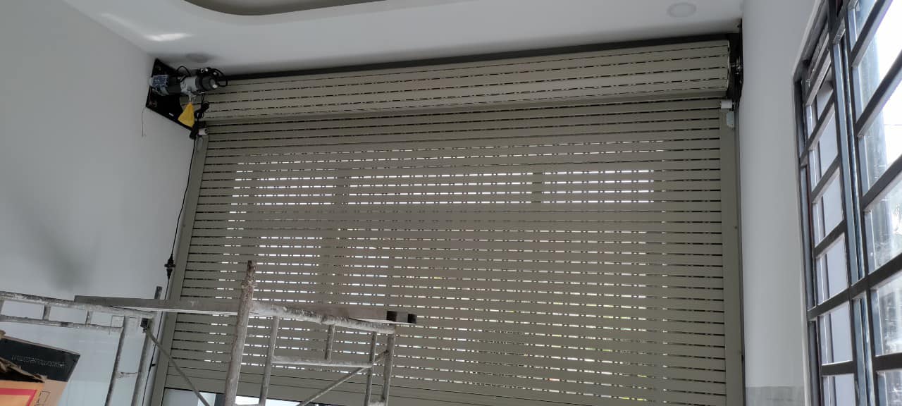 Lắp đặt cửa cuốn