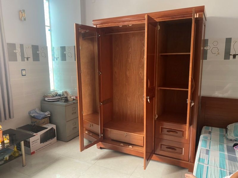 Tủ quần áo
