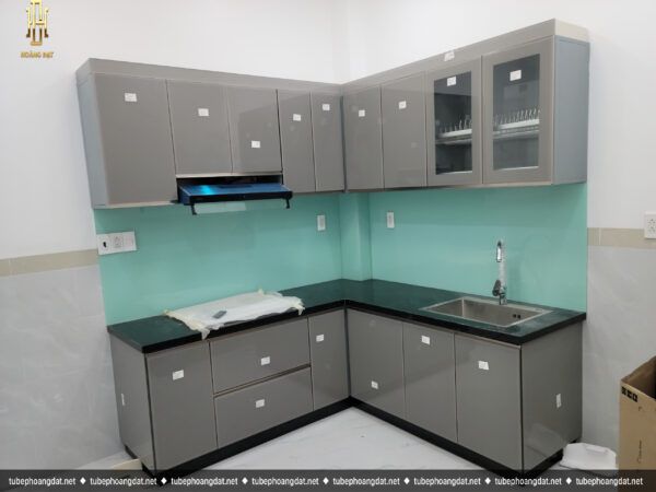  Tủ bếp inox cánh kính