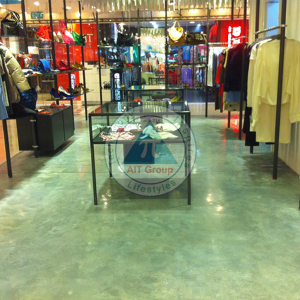 RUNWAY DIAMOND PLAZA