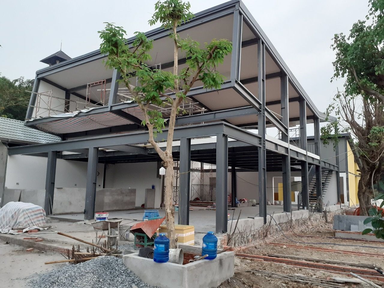 Thi công quán cafe khung thép
