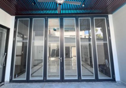  Cửa nhôm xingfa 6 cánh