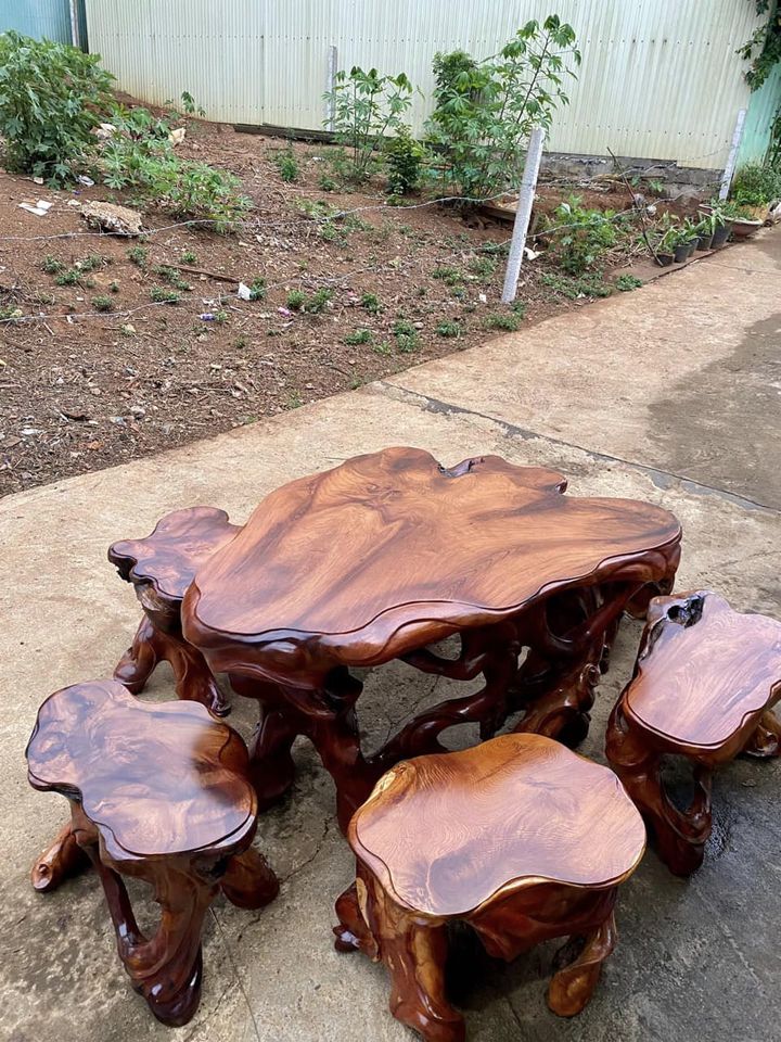 Bộ bàn ghế gốc hương