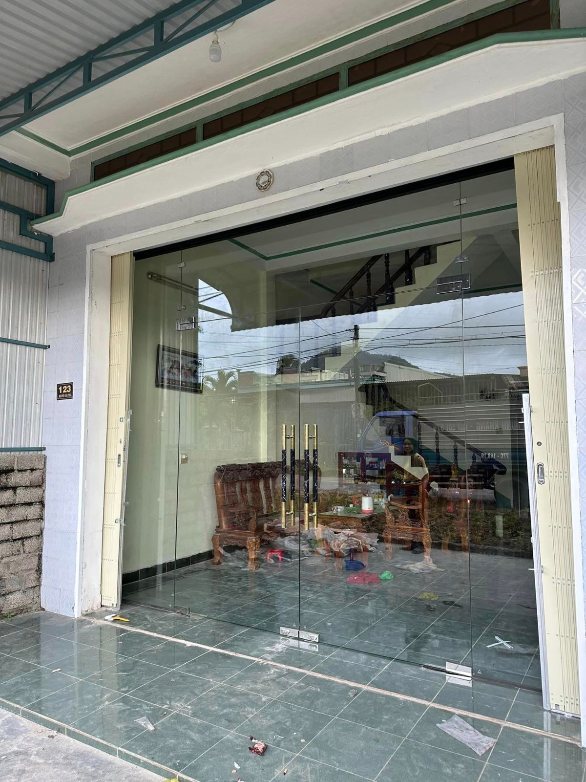 Lắp cửa kính
