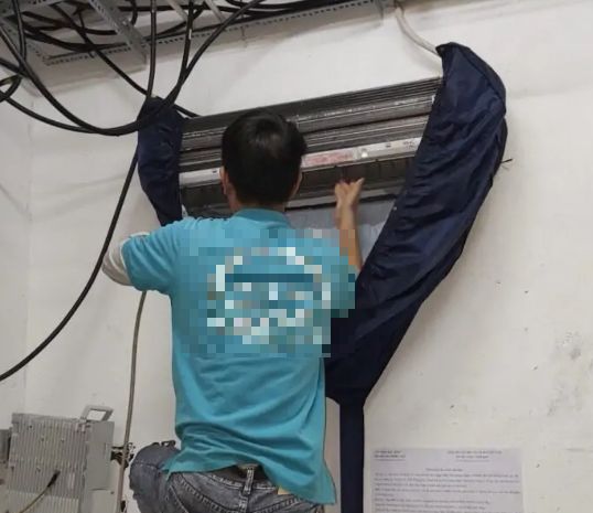 Vệ sinh máy lạnh