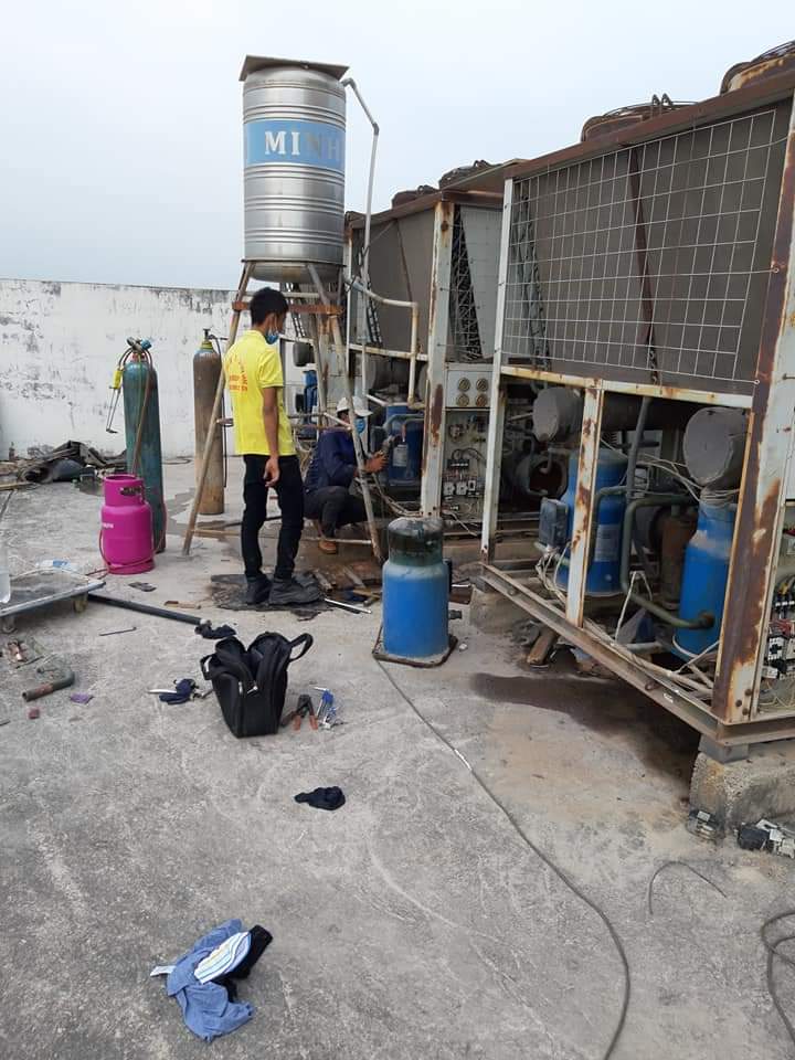 SỬA CHỮA THAY MÁY NÉN HỆ THỐNG LẠNH TRUNG TÂM CHILLER CHO TOÀN NHÀ VĂN PHÒNG CÔNG TY GẠCH MEN TAIERA