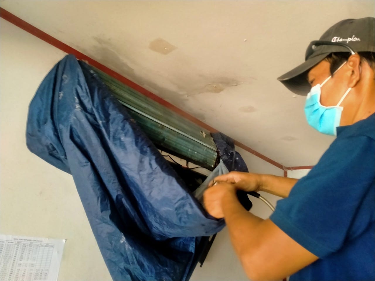 Vệ sinh máy lạnh