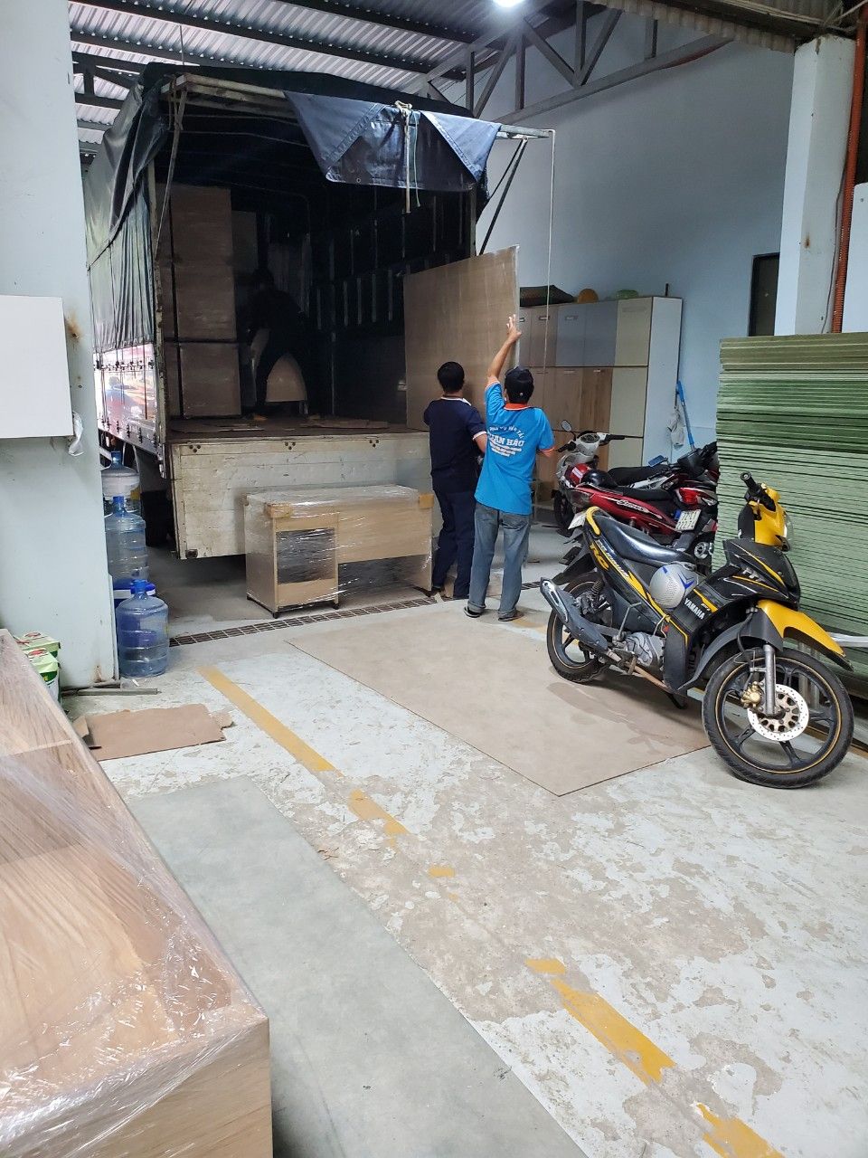 Vận chuyển hàng hóa 